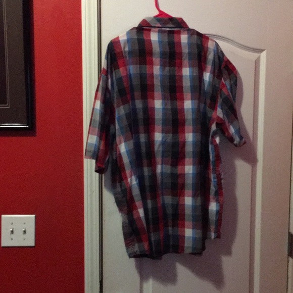 Men’s button down short sleeve - Picture 2 of 3